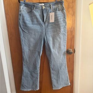 ✨FRAME Le Crop Mini Boot Jeans – Size 33. NWT